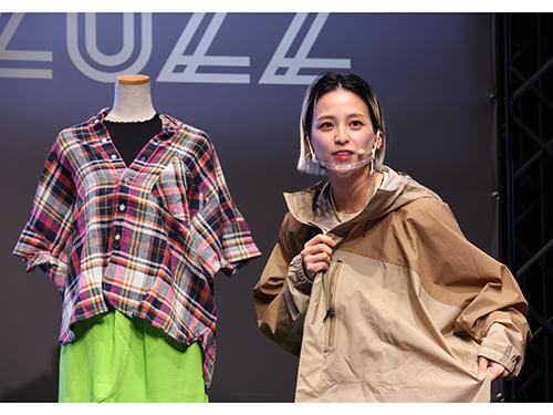 Ｈｅｇ．さんの「ライブ接客」審査の様子